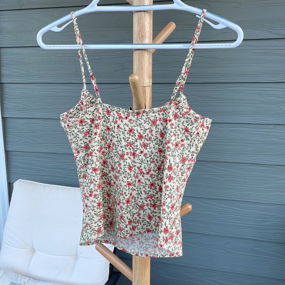 Abercrombie & Fitch Cropped Floral Cami - Picture 3 of 4